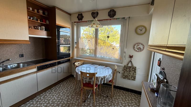 For Sale 4.5-Room Apartment with Balcony and Garage (7)