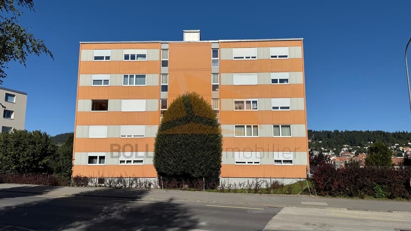 For Sale 4.5-Room Apartment with Balcony and Garage (2)