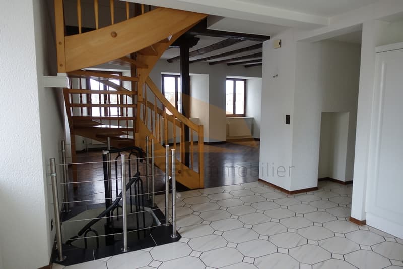 GRANDE APPARTAMENTO DUPLEX DI 6 LOCALI CON CARPORT IN VENDITA (3)