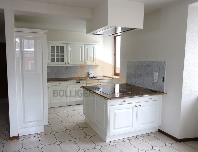 GRANDE APPARTAMENTO DUPLEX DI 6 LOCALI CON CARPORT IN VENDITA (2)
