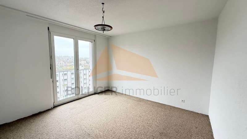 APARTMENT 4 ROOMS FOR SALE WITH GARAGE BOX (8)