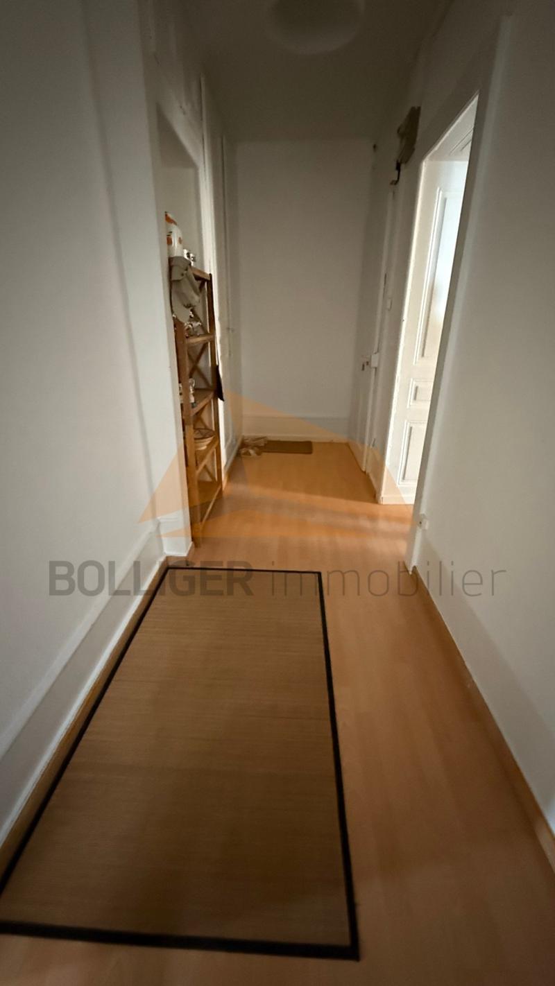 Zum Verkauf Charmantes Apartment mit 2,5 Zimmern im 1. Stock (6)