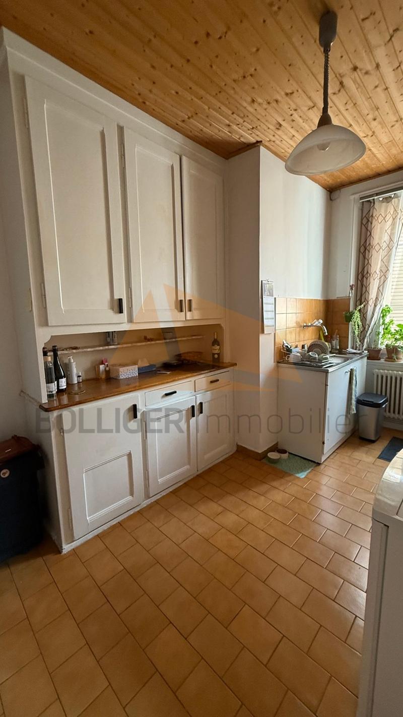 Zum Verkauf Charmantes Apartment mit 2,5 Zimmern im 1. Stock (5)