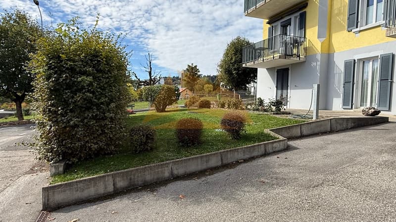 A VENDRE MAISON FAMILIALE DE 2 APPARTEMENTS AVEC GARAGE (12)