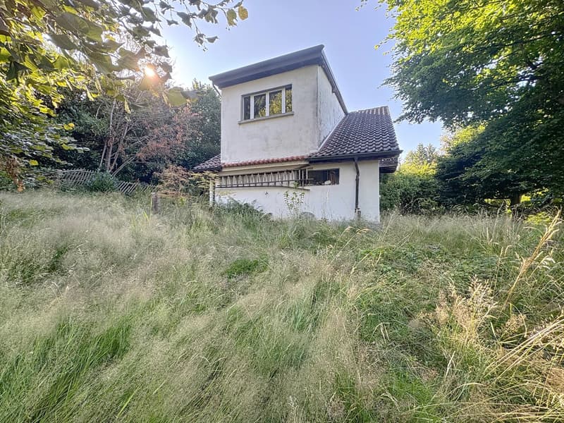 Ideally located and buildable plot (2)