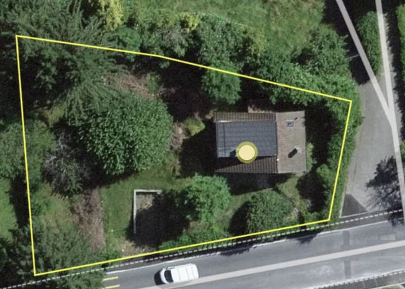 Ideally located and buildable plot (5)