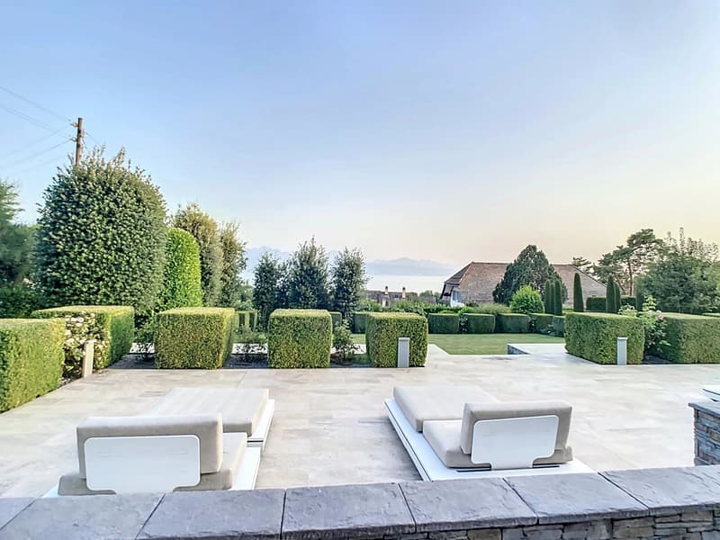 Lake view and timeless elegance (12)