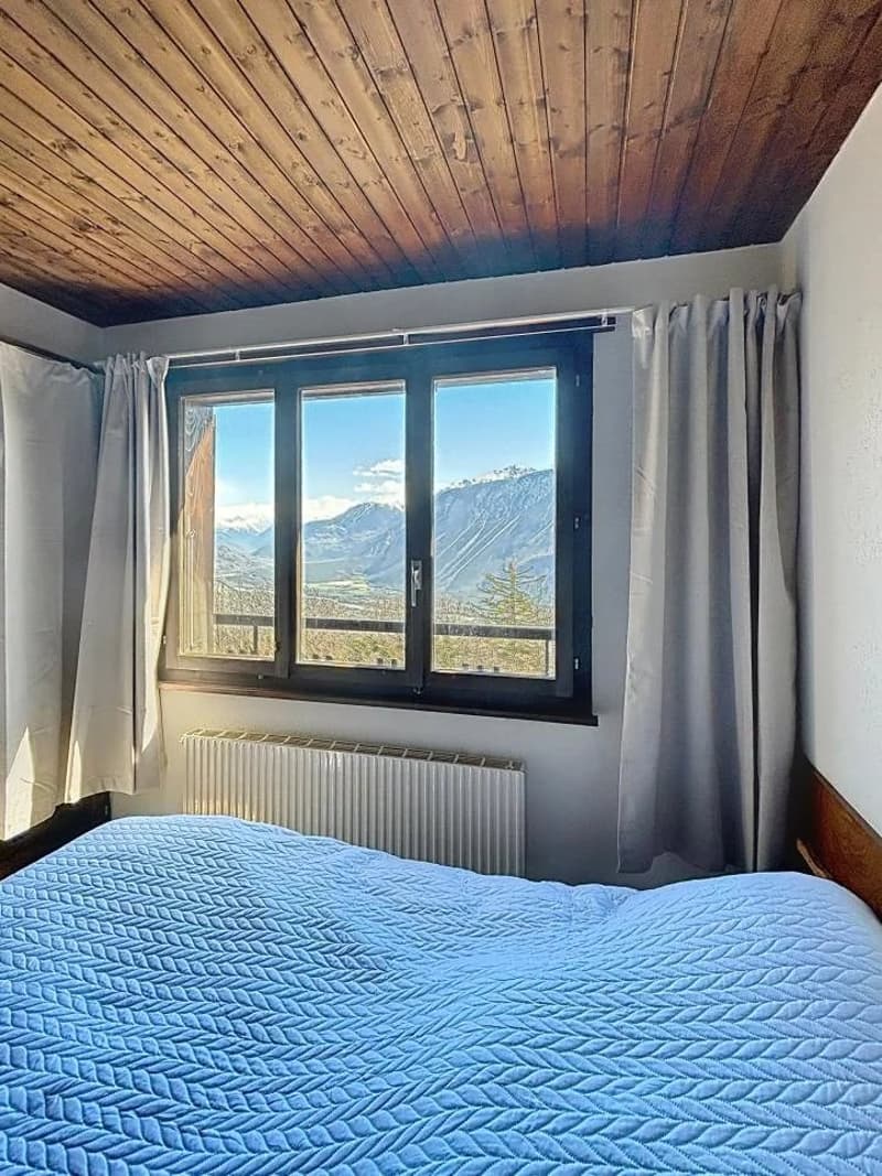 Charming semi-detached chalet with exceptional views and sunshine (10)