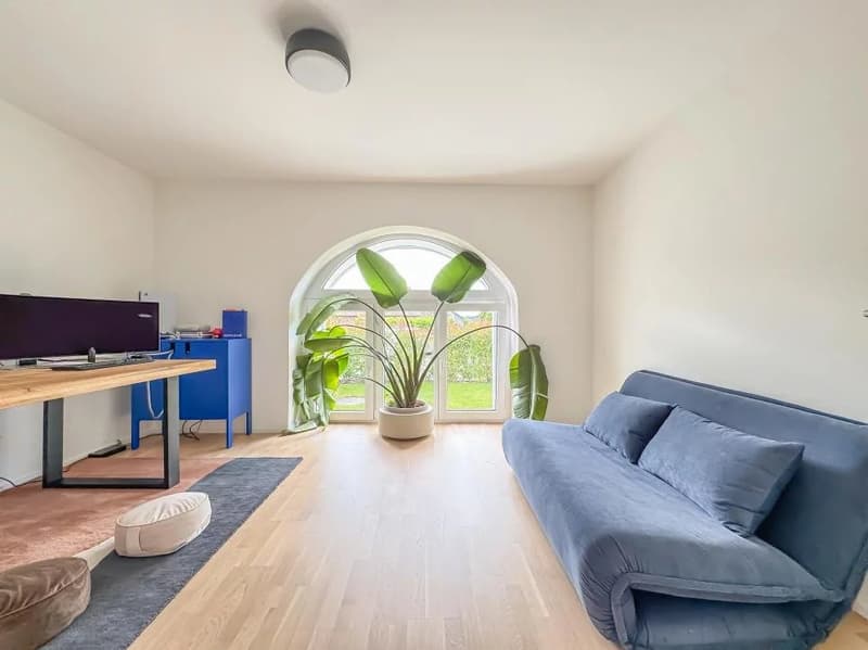 Bell'appartamento tipo villa con grande giardino! (10)