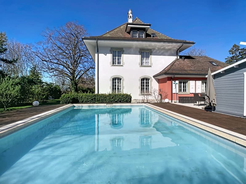 Villa prestigieuse avec piscine (8)