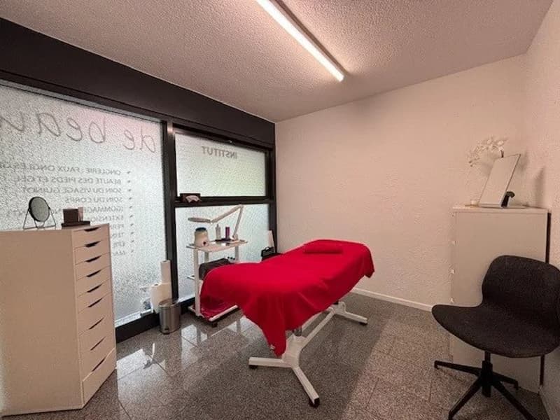 Local commercial aménagé avec activité existante et excellente rentabilité (4)