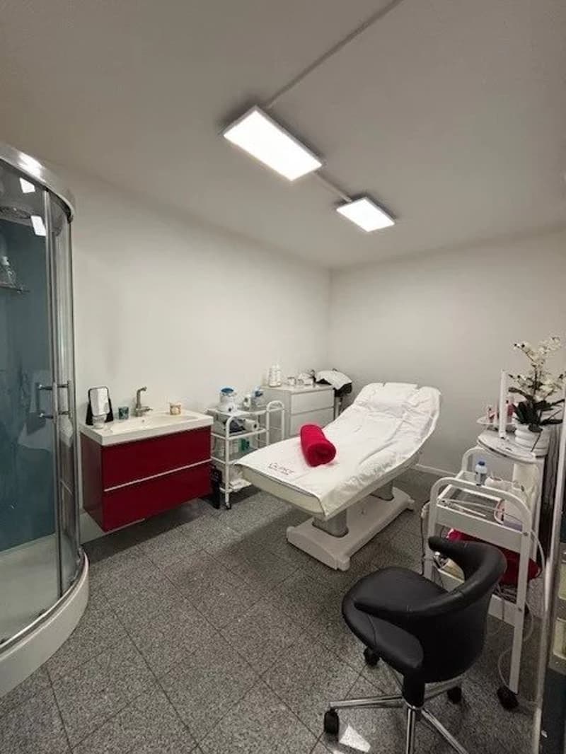 Local commercial aménagé avec activité existante et excellente rentabilité (3)