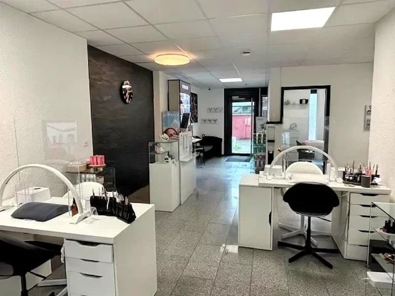 Local commercial aménagé avec activité existante et excellente rentabilité (2)