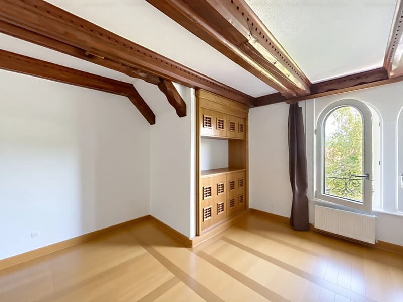 Family character house (3)