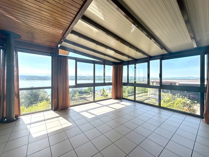 Villa with breathtaking views of Lake Morat (8)