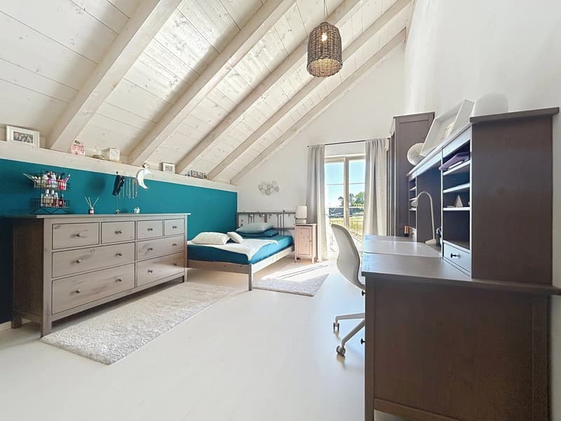 Spacieuse villa familiale de caractère avec vaste jardin (Laténa) (13)