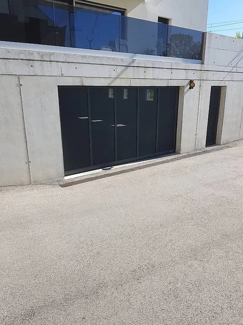 Place de parking dans garage souterrain (1)