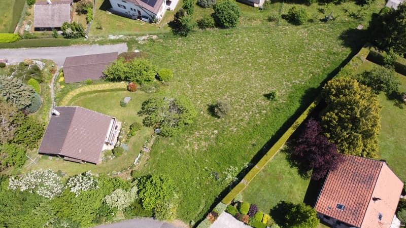 Buildable land in a peaceful and green environment (2)