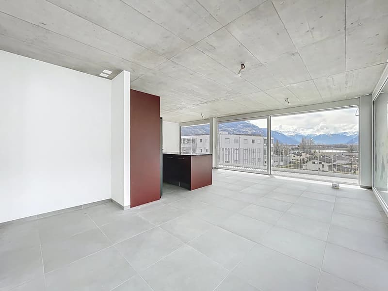 Attico luminoso con ampio balcone (4)