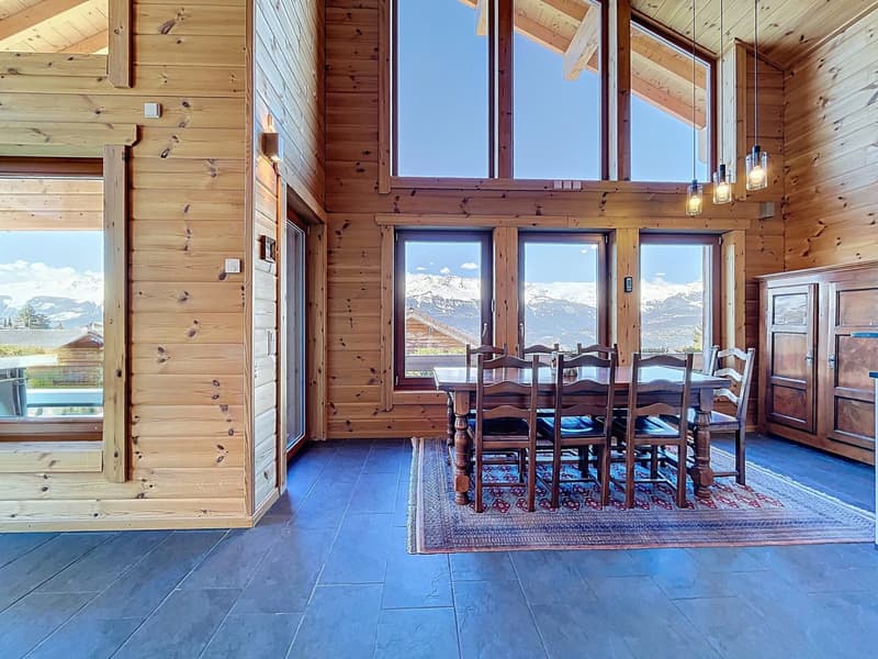 Contemporary chalet with breathtaking views of the Alps (3)