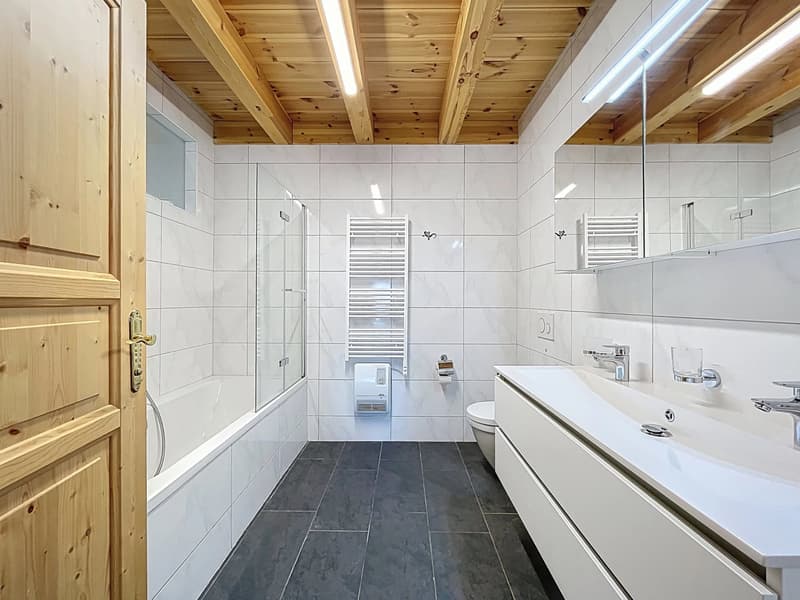 Contemporary chalet with breathtaking views of the Alps (6)