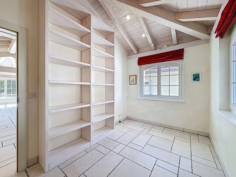 Ampia villa di 5.5 locali con piscina e giardino (6)