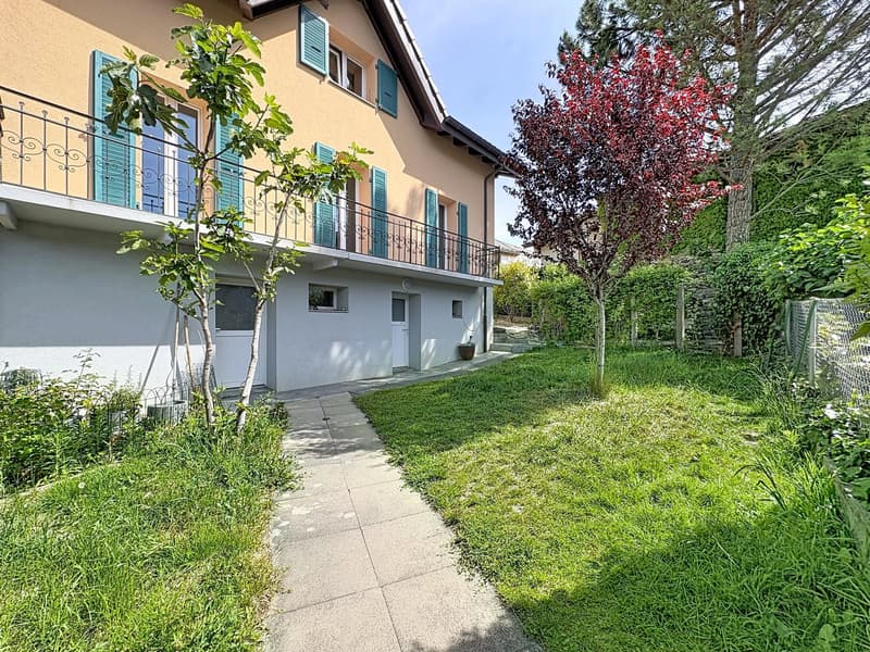 Exclusivité - Splendide maison de village rénovée, jardin et piscine (1)