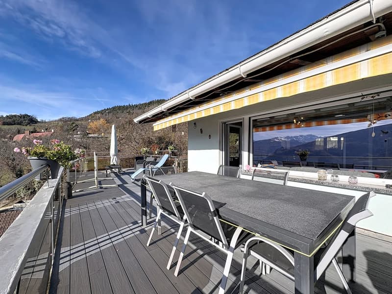 Geräumige Villa, Panoramablick und Jacuzzi (8)