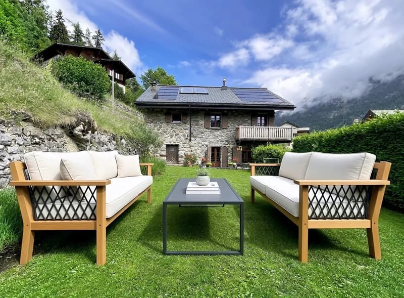 Magnificent character chalet (1)
