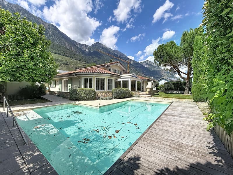 Spacious 5.5-room villa with pool and garden (4)