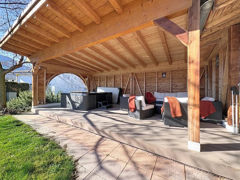 Spacieuse villa au calme, terrasse et jacuzzi (7)