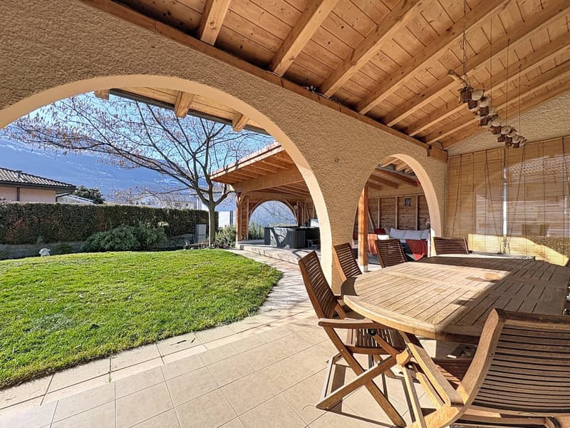 Spacieuse villa au calme, terrasse et jacuzzi (6)