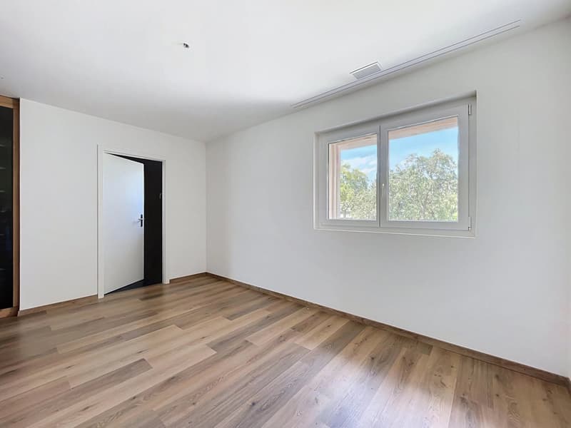 Villa contemporaine avec jardin et terrasses (10)