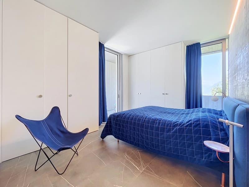 Proprietà contemporanea con tetto panoramico (9)