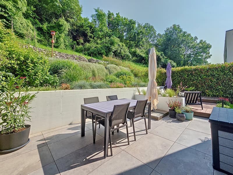 Villa contemporaine entre élégance, confort et nature (12)