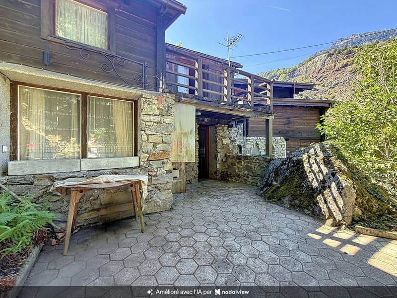 Charmant chalet à rénover (13)