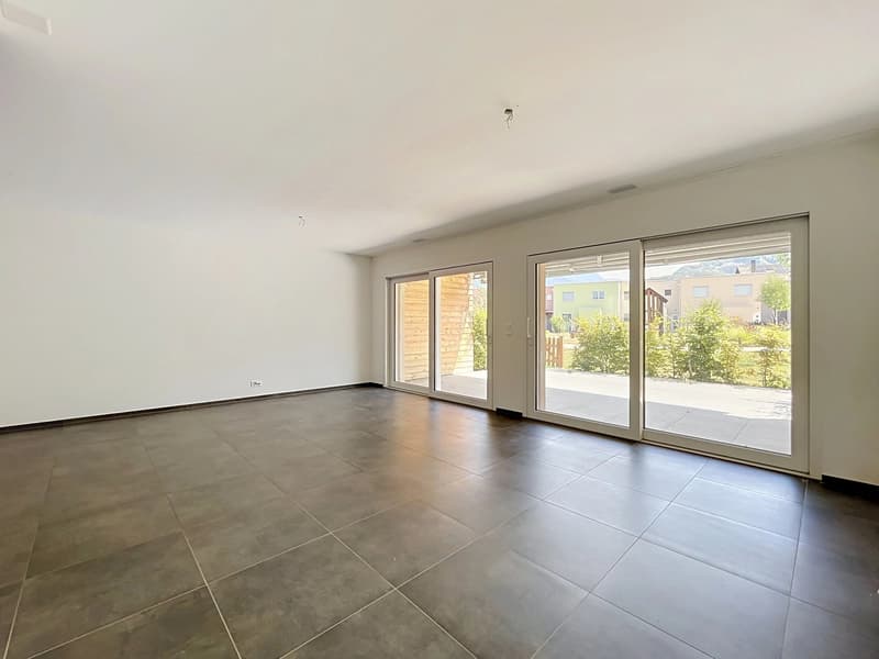 Villa contemporaine avec jardin et terrasses (3)