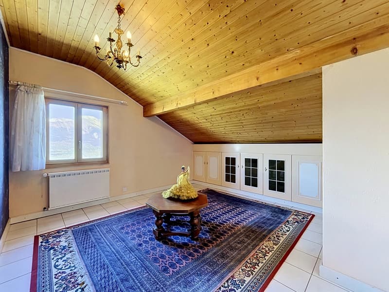 Grande maison avec 2 appartements et vaste garage (10)