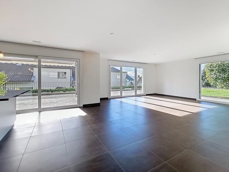 Schönes 3.5-Zimmer-Wohnung mit Garten, Terrasse und Blick auf den See (6)