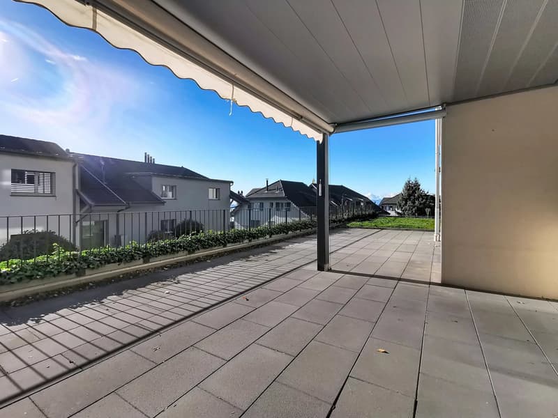 Schönes 3.5-Zimmer-Wohnung mit Garten, Terrasse und Blick auf den See (3)