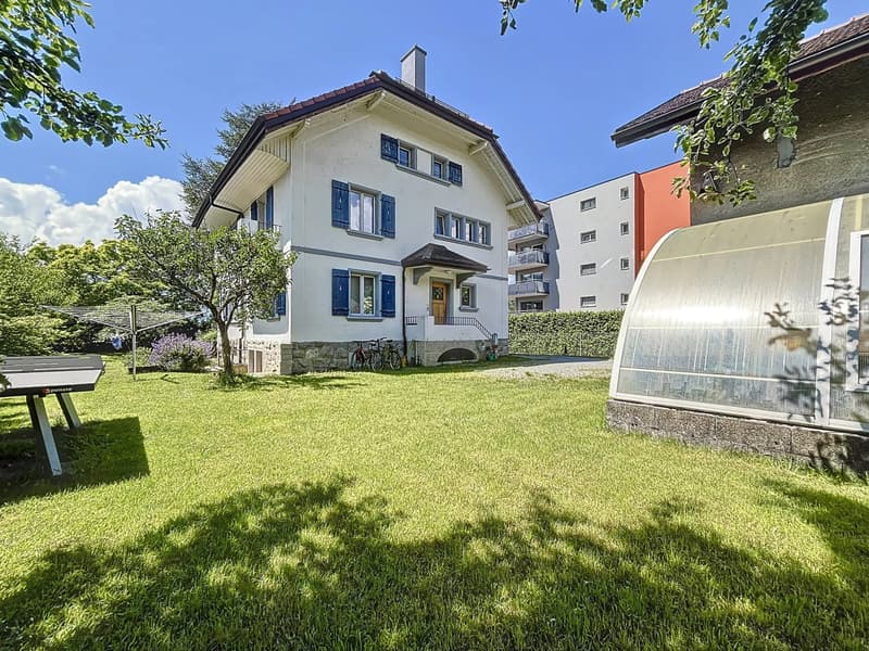 Haus mit Vermietungspotenzial zu verkaufen (2)