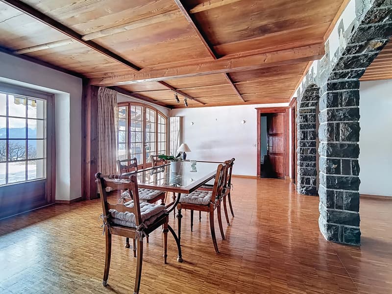 Domain in the heart of nature with a view! (5)