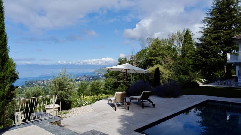 Magnificent individual villa with a view of Lake Geneva! (2)