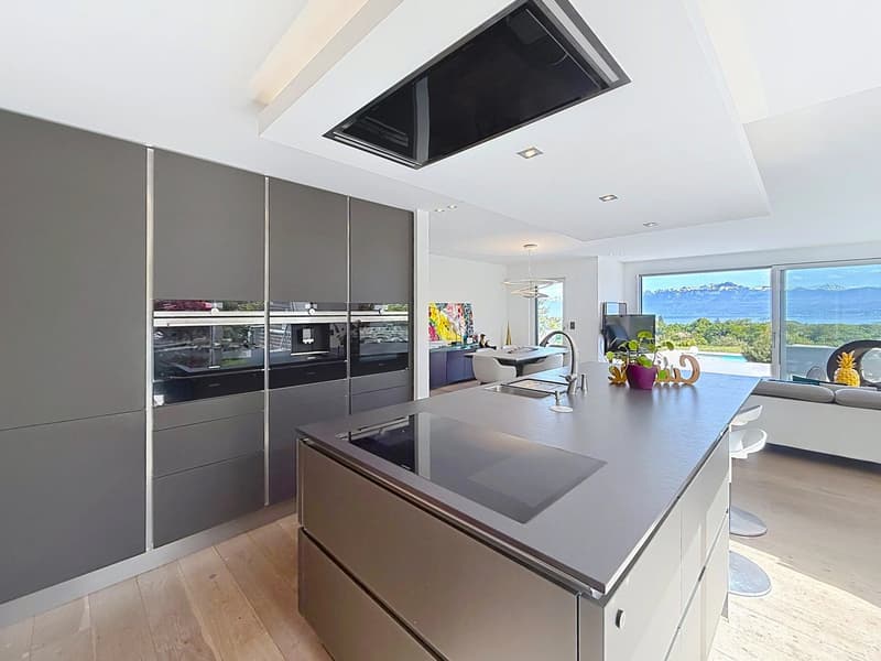 Luxury, modernity and breathtaking view of the Lake! (3)