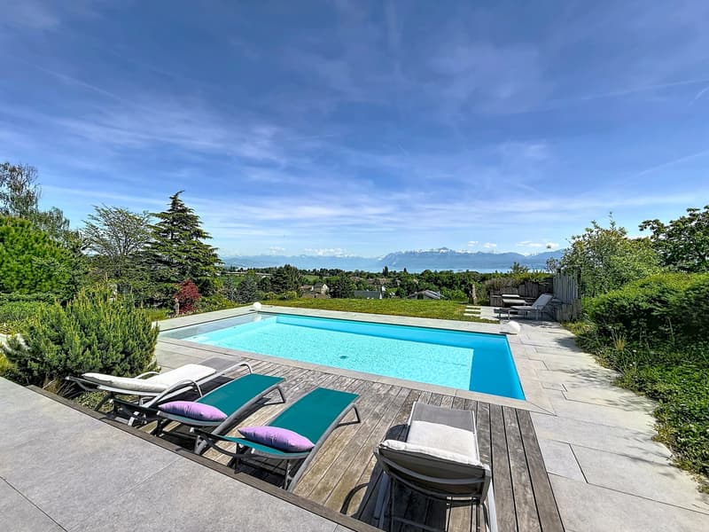 Luxury, modernity and breathtaking view of the Lake! (11)