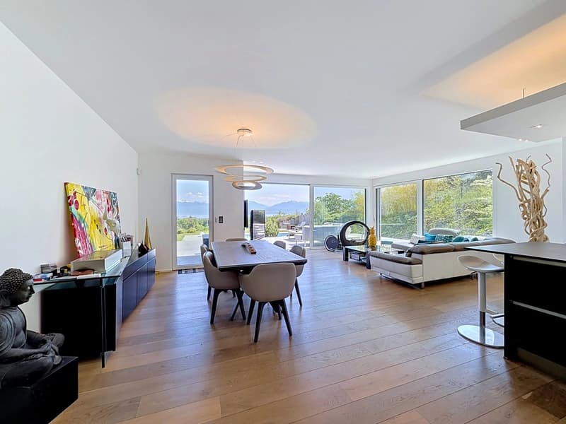 Luxury, modernity and breathtaking view of the Lake! (2)