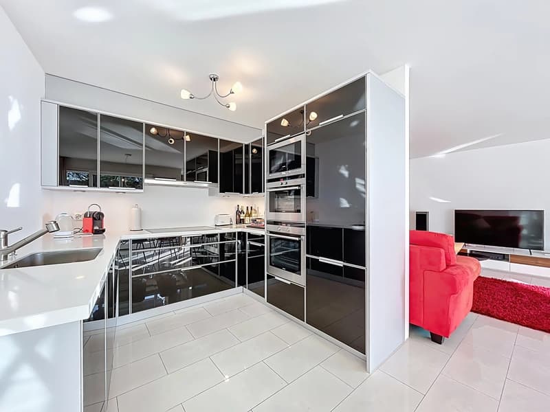 Spacious 4.5 room apartment in modern residence with balcony and terrace (4)