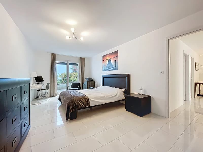 Spacious 4.5 room apartment in modern residence with balcony and terrace (5)