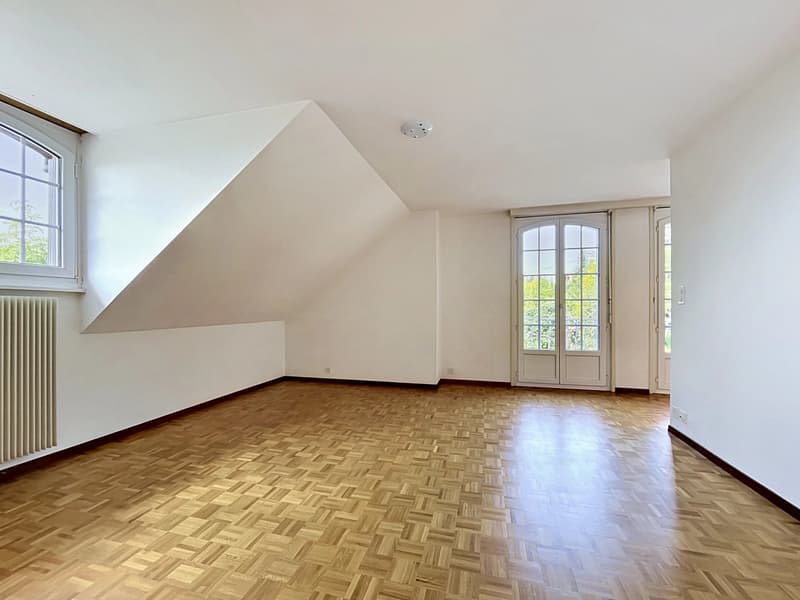 House in a quiet location with garden and lake view (9)
