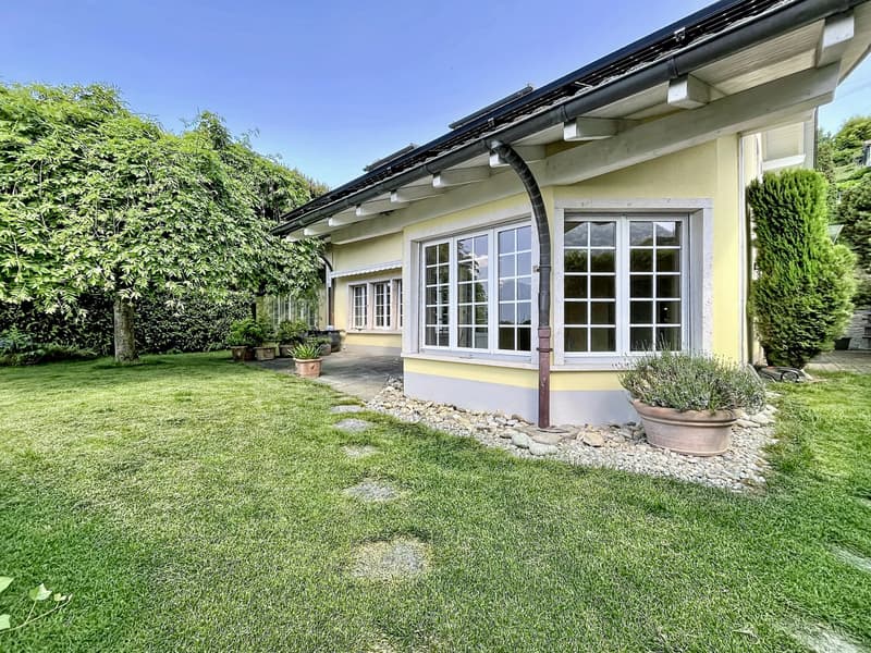 House in a quiet location with garden and lake view (7)